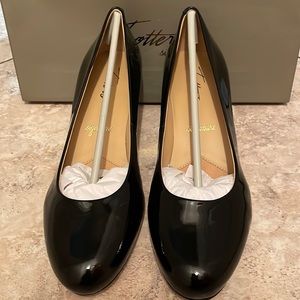 Trotters Women’s Shoes Black 2 Inch Heels Size 8.5W NEW!!!